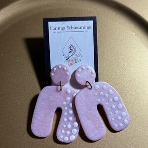 Woman’s polymer & resin earrings